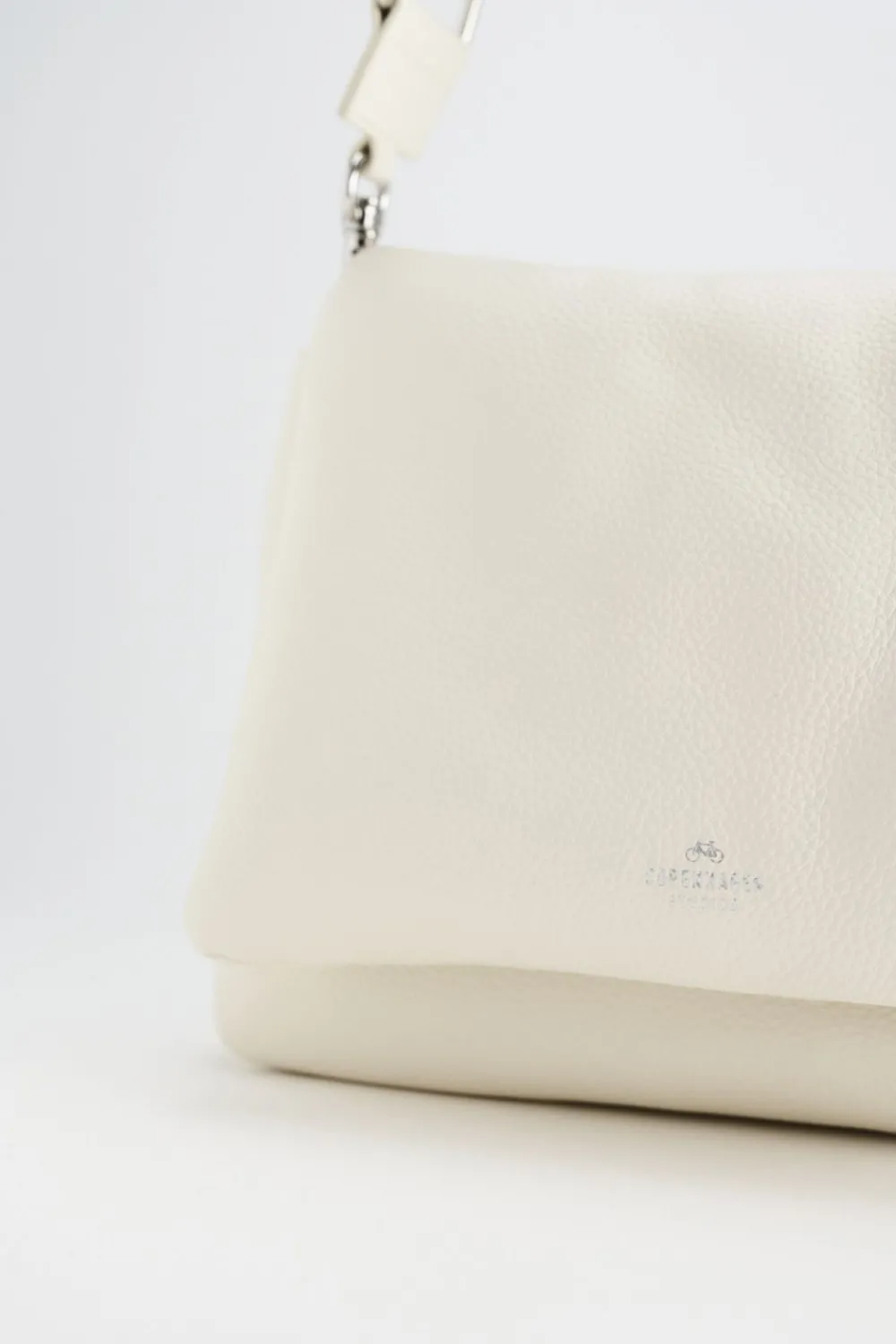 COPENHAGEN STUDIOS Taschen-Cph Bag 11 Vitello Grain Eierschale